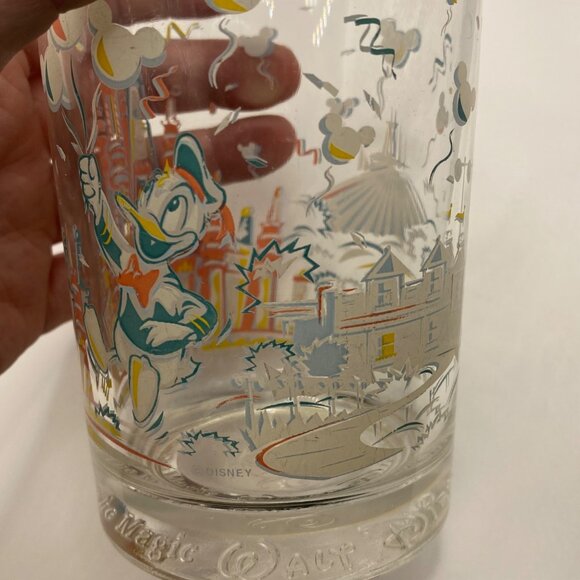 Walt Disney World 25th Anniversary Glass Donald Duck Castle 1996 Promo Cup - Picture 3 of 10